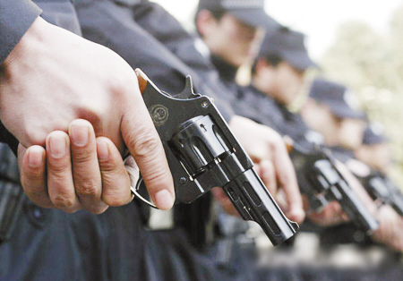 警察法修订草案增设用枪规定 警察何时可以开