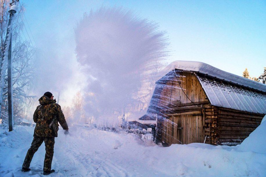 历史上的最低温度，出现在1933年，西伯利亚东部的奥伊米亚康，达到了零下67.8摄氏度。而本周，西伯利亚地区的温度达到了零下62摄氏度。