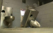 现实版《肖申克的救赎》:美国囚犯拆马桶穿墙越狱
