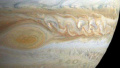 哈勃捕捉到大红斑变化 揭示木星大气层波纹结构