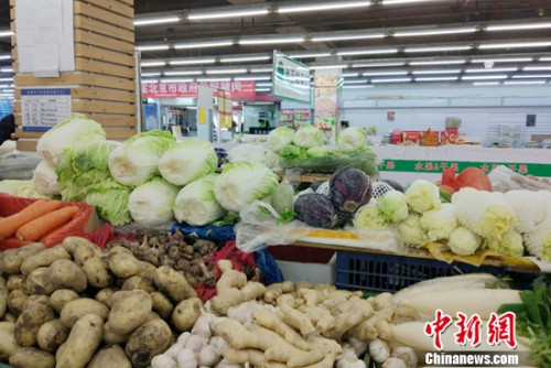 超市里的蔬菜。<a target='_blank' href='http://www.chinanews.com/' >中新网记者 李金磊 摄