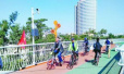 厦门空中自行车道成春节假期新体验两万人骑车“空中游”