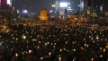 美媒:韩国要求朴槿惠下台抗议升温 数十万人周六再集会