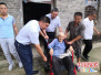 周口太康国土工作人员协调　百岁老人坐上新轮椅