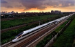 今天，中国第一条时速350公里的高铁十周岁了！有多少外国政要“打过卡”？