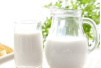 长期睡前喝牛奶会得肾结石？