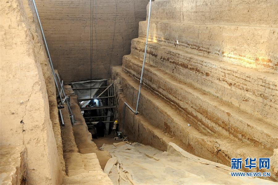 这是河南安阳曹操高陵考古发掘现场（2009年12月30日摄）。