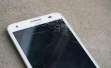 消费者买碎屏险遭遇：手机屏碎去非官方维修点换屏将脱保？