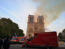 巴黎圣母院遭遇火灾